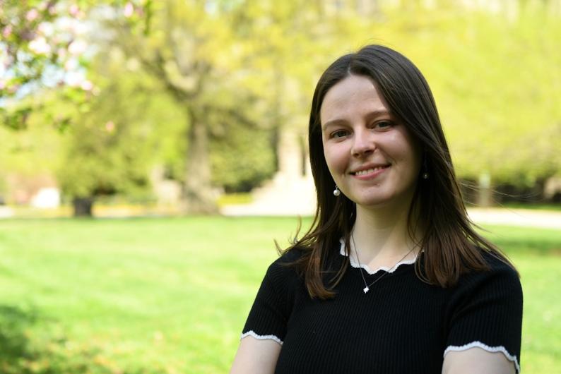 Katie Coyle outdoor headshot
